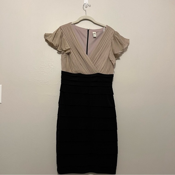 Signature by Sangria Dresses & Skirts - Sparkly ruched champagne and black body‎ con dress slimming size 12